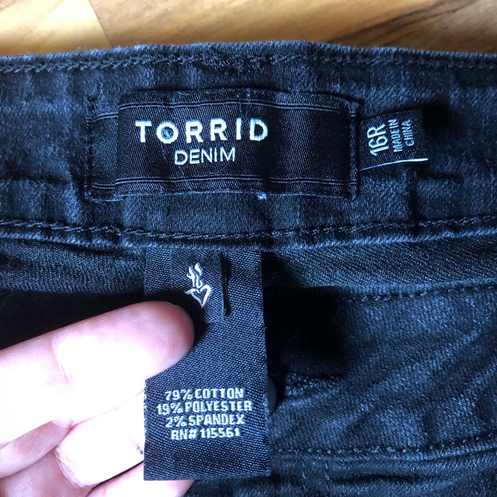 Classic Black Women's Jeans - Picture 5 of 7